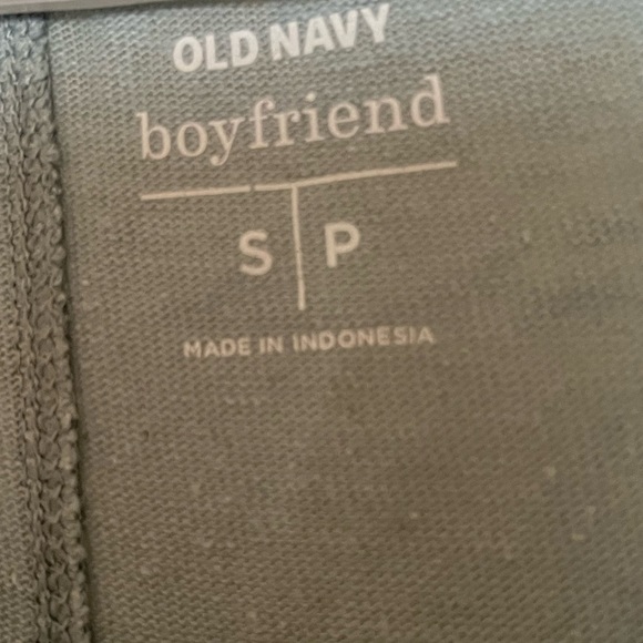 Old Navy Boyfriend Tee - Picture 2 of 5